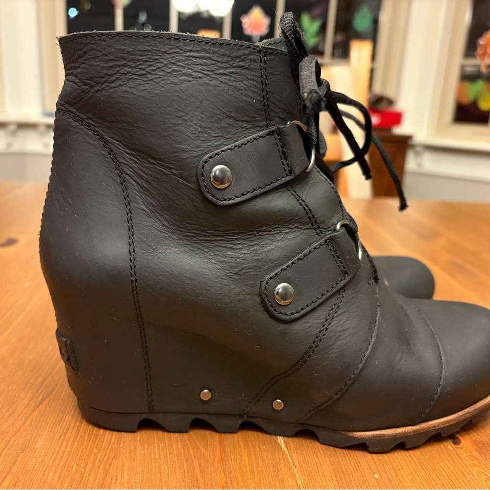 Sorel Women’s Joan of Artic Black Leather Wedge Ankle Boots